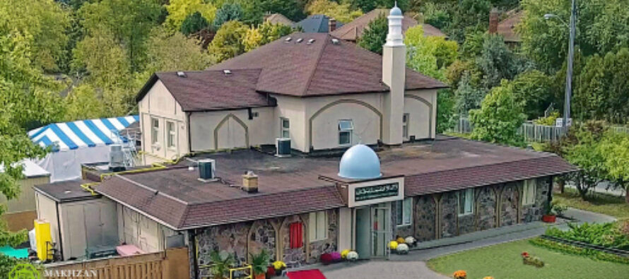 O Califa da Comunidade Ahmadia inaugura Mesquita Baitul Afiat em Scarborough