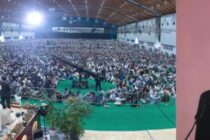 Professor Paulo de Morais dirige-se aos milhares de fiéis da Comunidade Islâmica Ahmadia em Karlsruhe, Alemanha